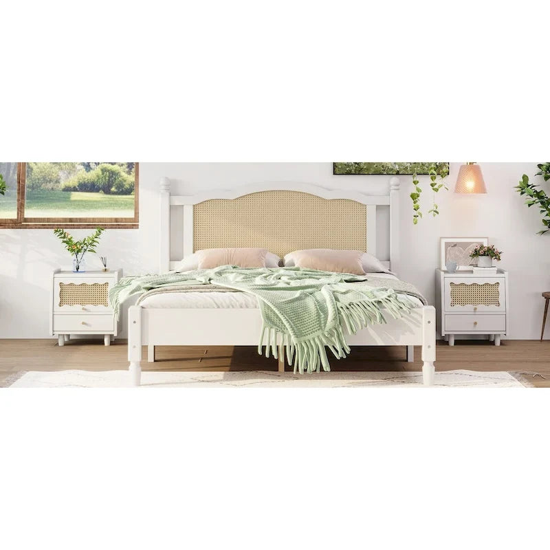 Lit plateforme Queen en bois avec tête de lit en rotin et base arquée