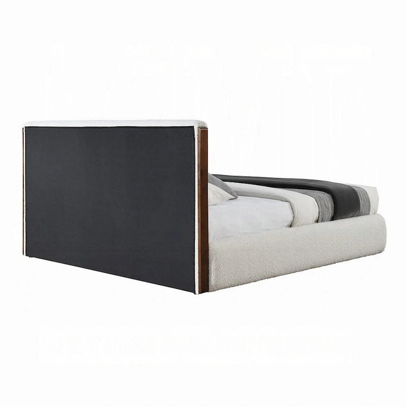 Lit plateforme King avec tête de lit haute, bouclette blanche et cadre en bois de noyer