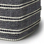 Pouf carré tressé, bleu marine et blanc, en polyester recyclé résistant à l'eau et aux UV