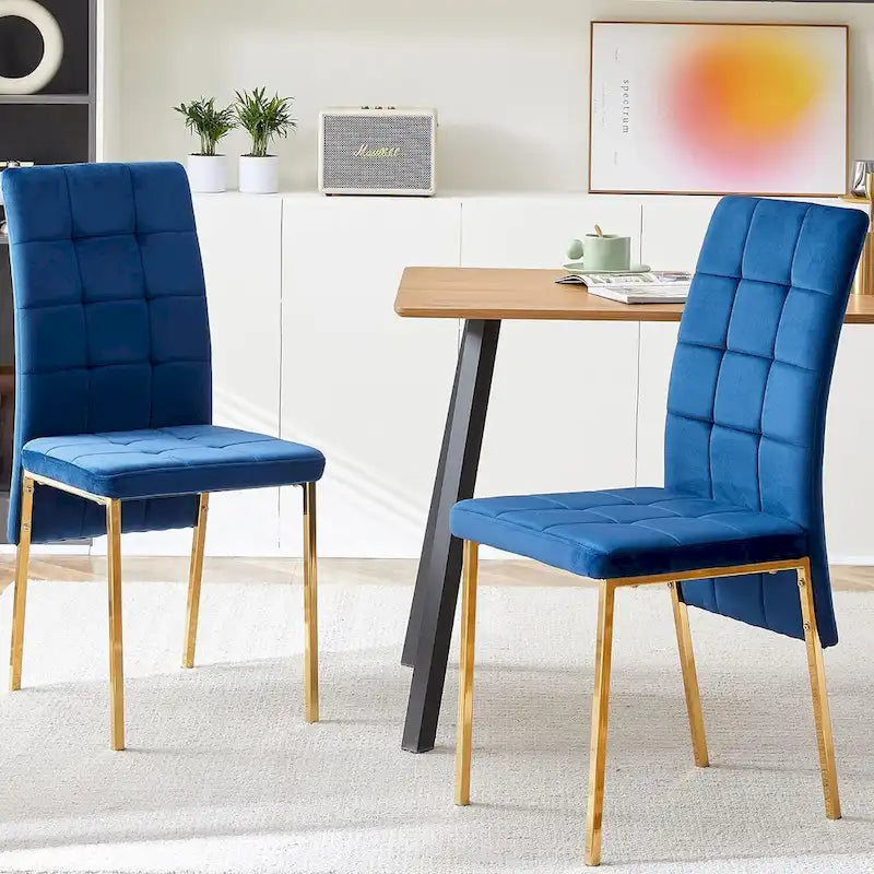 Chaise de salle à manger en velours à dossier haut avec design en queue d'hirondelle et pieds en métal doré