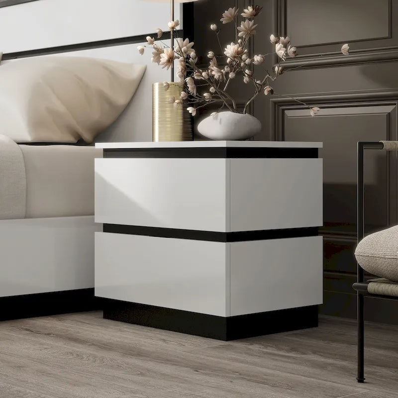 Table de chevet blanche contemporaine à 2 tiroirs avec port USB et accents métalliques