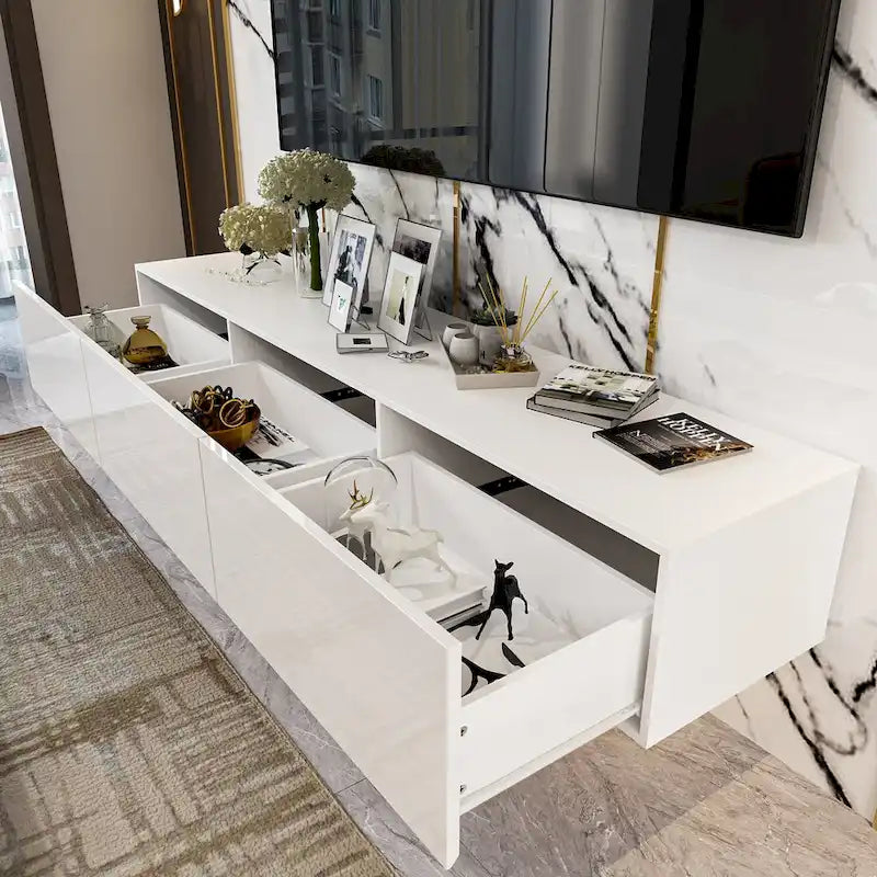 Chaise de salle à manger capitonnée en velours à dossier haut avec pieds en métal doré